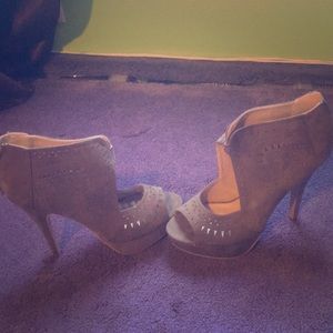 Tan heels
